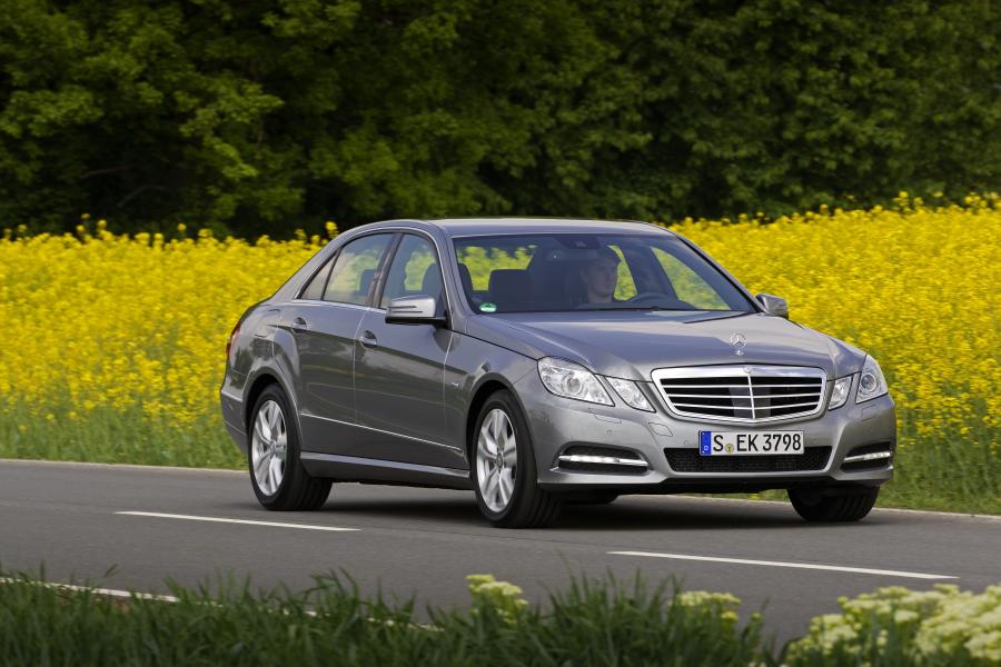  Mercedes-Benz E200 NGT 2011 года  (фото 15 из 16)